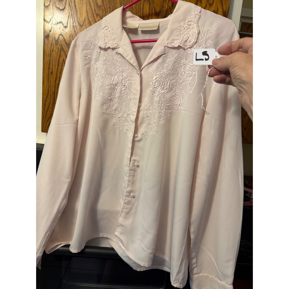 Christie & Jill Pink Embroidered Pearl Accent Button Down Blouse Long‎ Sleeve